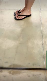 Fiza Chaudhary feet photo 11