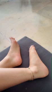 Fiza Chaudhary feet photo 8