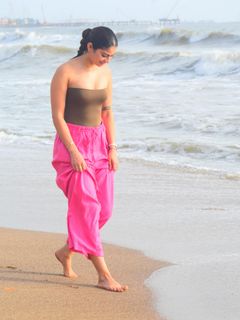 Fiza Chaudhary feet photo 18