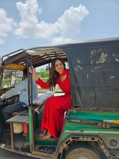 Fiza Chaudhary feet photo 16