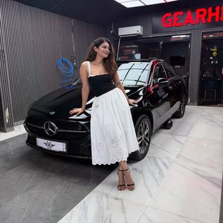 Fiza Chaudhary feet photo 5