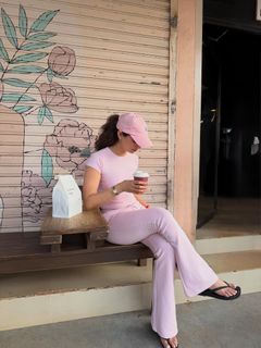 Fiza Chaudhary feet photo 14