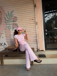 Fiza Chaudhary feet photo 13
