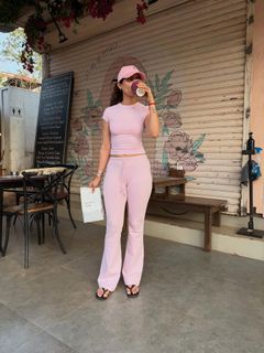Fiza Chaudhary feet photo 11