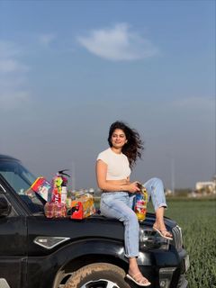 Fiza Chaudhary feet photo 7