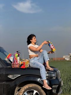 Fiza Chaudhary feet photo 5