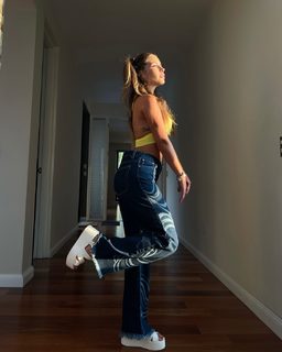 Flavia Laos feet photo 18