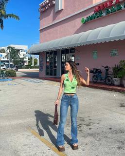 Flavia Laos feet photo 9