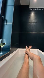 Flavia Laos feet photo 2