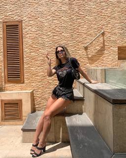 Flavia Laos feet photo 15