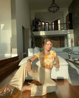 Flavia Laos feet photo 10