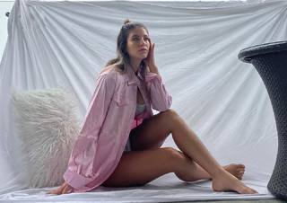 Flavia Laos feet photo 8