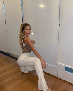 Flavia Laos feet photo 5