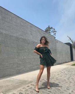 Flavia Laos feet photo 2