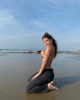 Flavia Laos feet photo 5