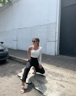 Flavia Laos feet photo 16