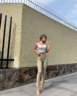 Flavia Laos feet photo 9