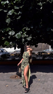 Flavia Laos feet photo 2
