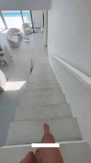 Flavia Laos feet photo 6