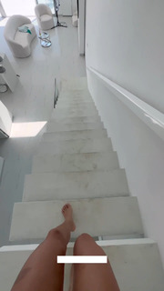 Flavia Laos feet photo 5