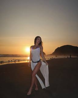 Flavia Laos feet photo 6