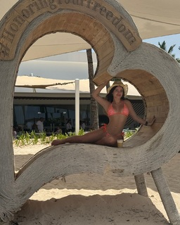 Flavia Laos feet photo 12