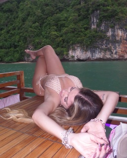 Flavia Laos feet photo 17