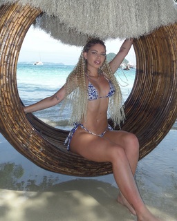 Flavia Laos feet photo 14
