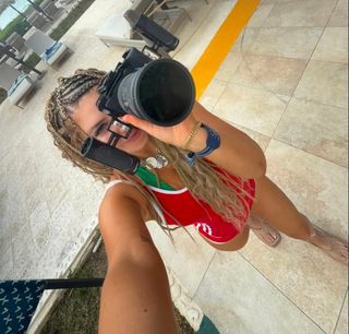 Flavia Laos feet photo 17