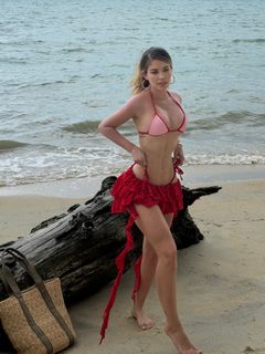 Flavia Laos feet photo 1