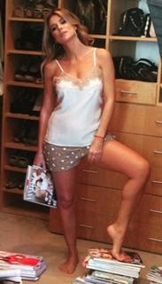 Flavia Palmiero feet photo thumbnail