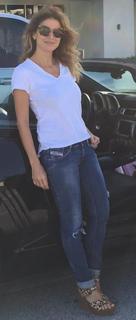 Flavia Palmiero feet photo thumbnail