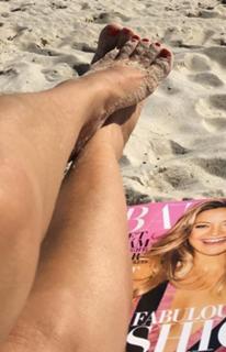 Flavia Palmiero feet photo thumbnail