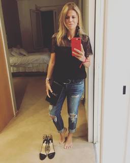 Flavia Palmiero feet photo thumbnail