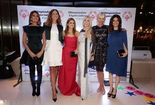 Flavia Palmiero feet photo thumbnail