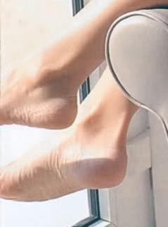 Flavia Palmiero feet photo thumbnail