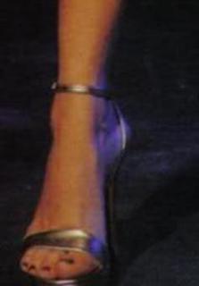 Flavia Palmiero feet photo thumbnail