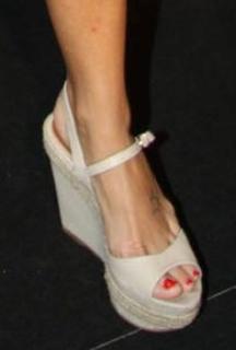 Flavia Palmiero feet photo thumbnail