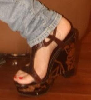 Flavia Palmiero feet photo thumbnail