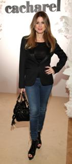 Flavia Palmiero feet photo thumbnail