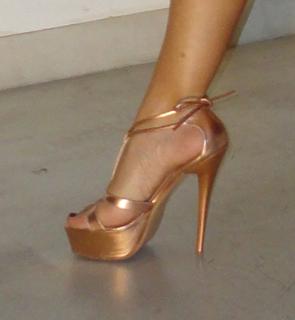 Flavia Palmiero feet photo thumbnail