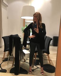 Flavia Palmiero feet photo thumbnail