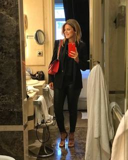 Flavia Palmiero feet photo thumbnail