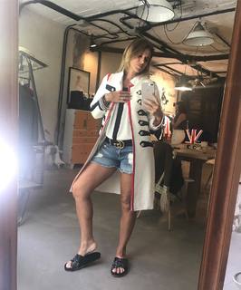 Flavia Palmiero feet photo thumbnail