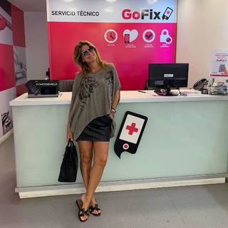 Flavia Palmiero feet photo thumbnail