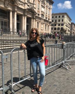 Flavia Palmiero feet photo thumbnail