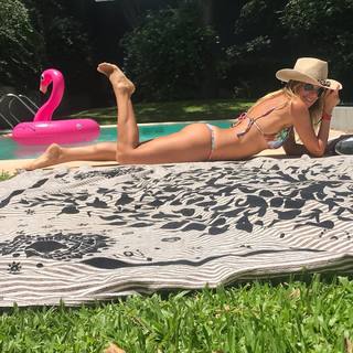 Flavia Palmiero feet photo thumbnail