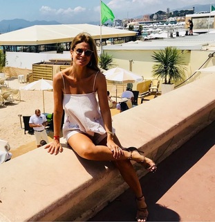 Flavia Palmiero feet photo thumbnail