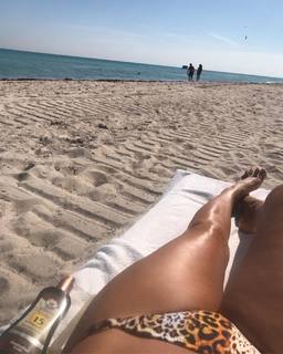 Flavia Palmiero feet photo thumbnail