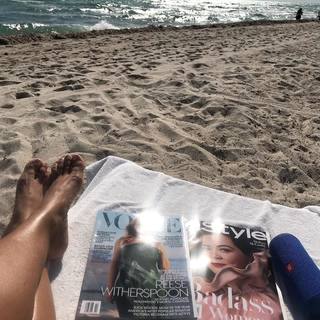 Flavia Palmiero feet photo thumbnail